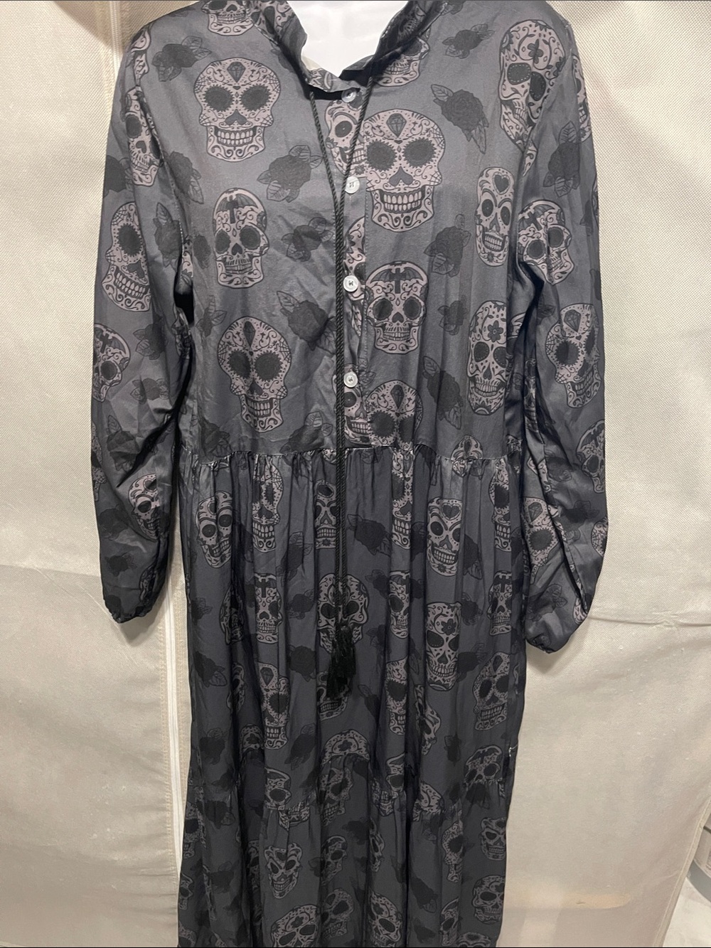 ๐ Gray Skull Print Button-Front Dress